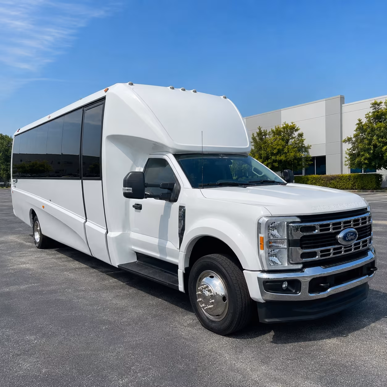 corporate airport transfer buses between woodland and sacramento international