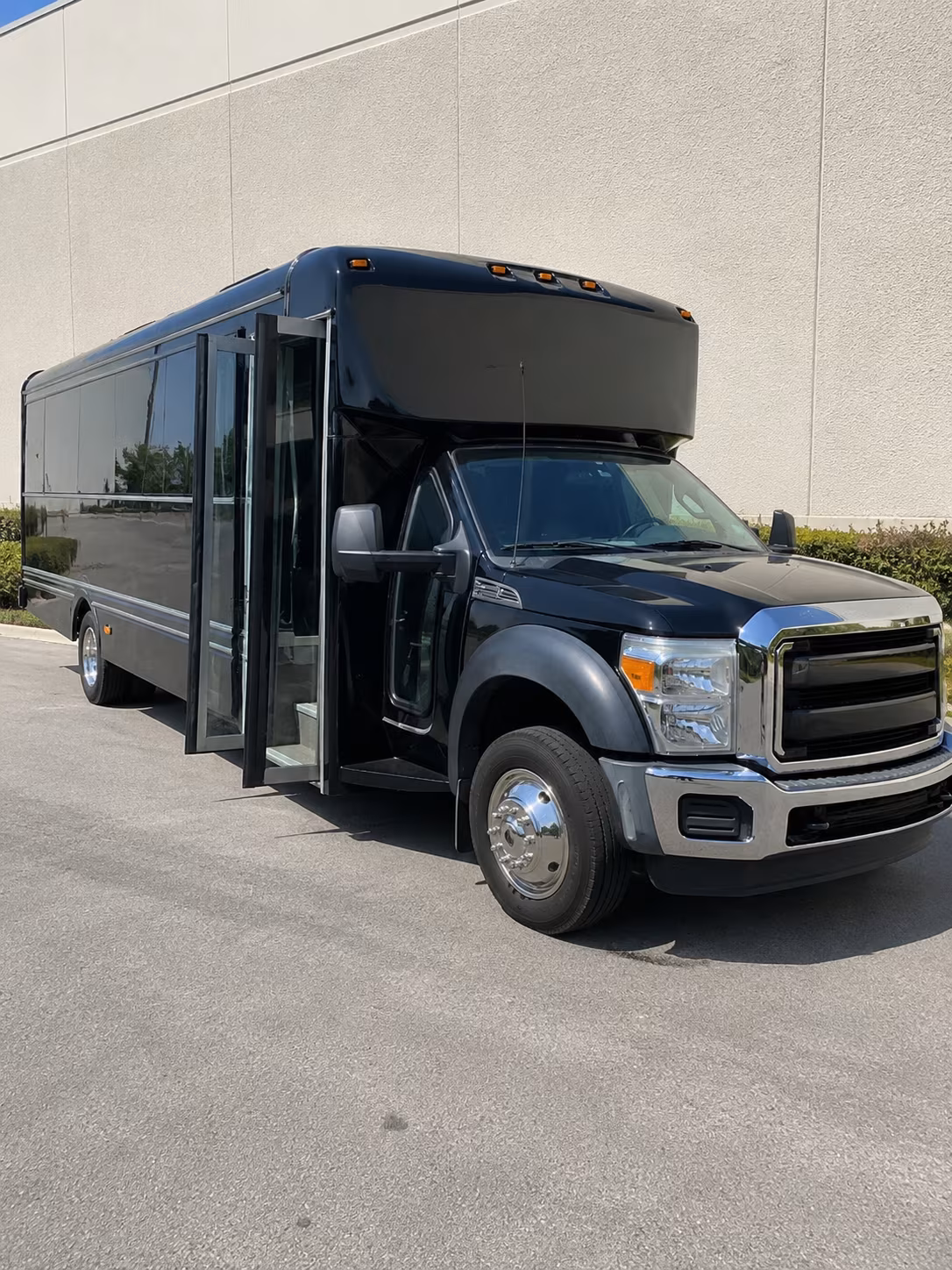 party buses for bachelorette wine tours through yolo county and napa