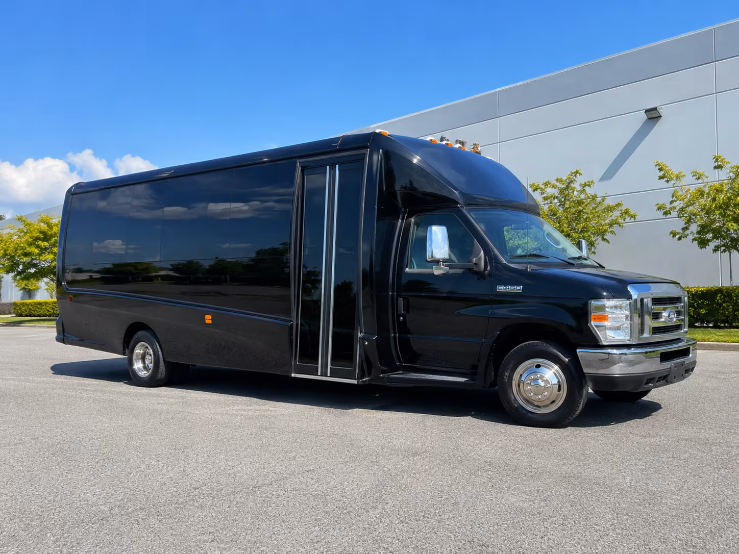 party buses in woodland for the perfect prom night out