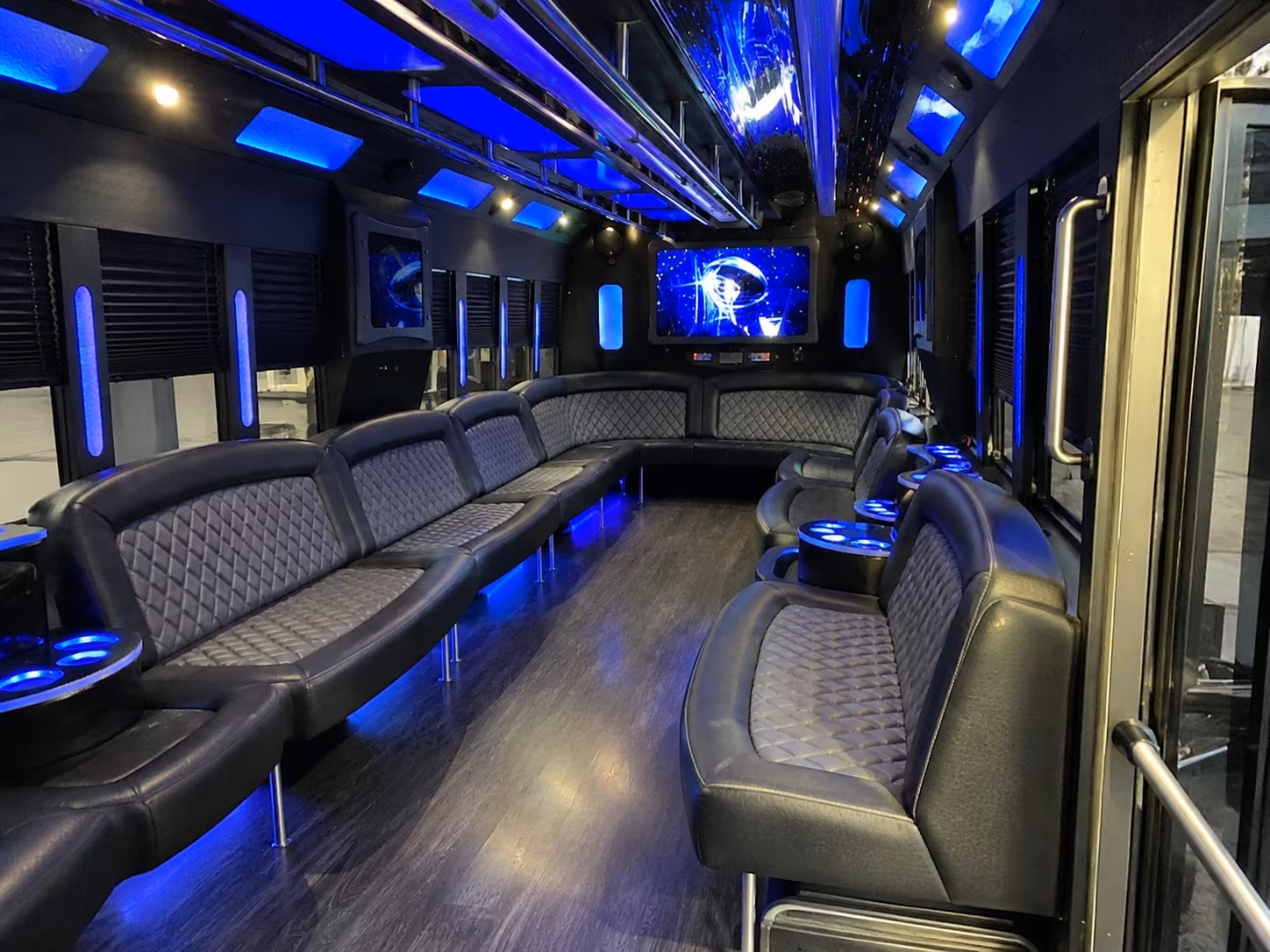 woodland 28 passenger party bus interior