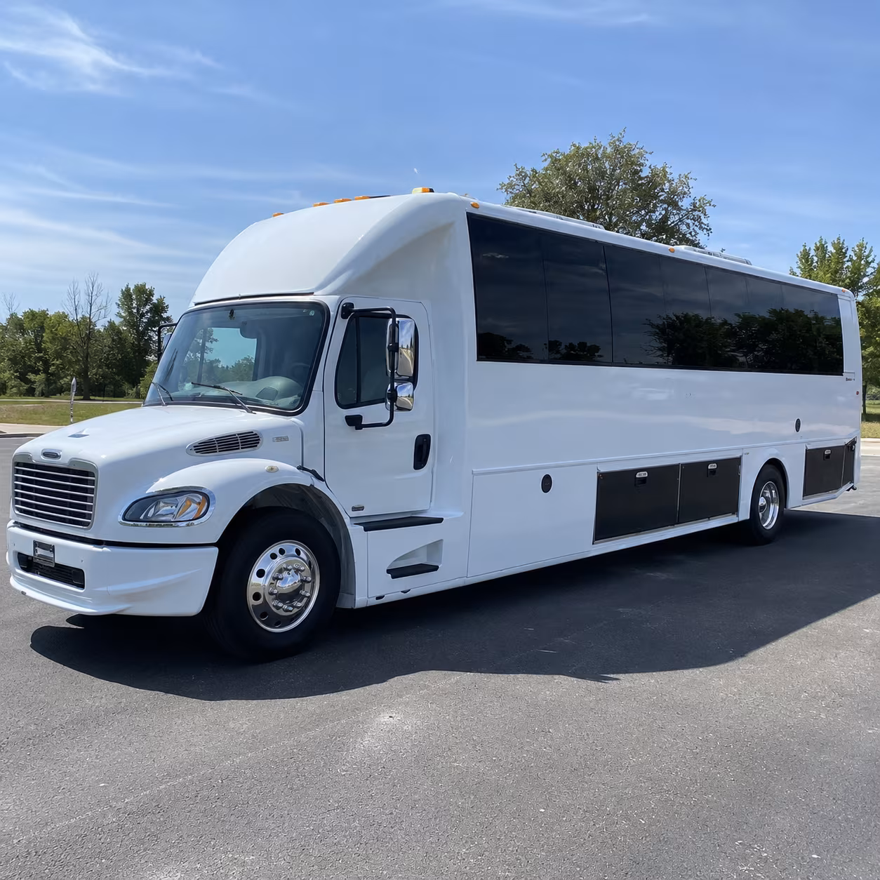 woodland 40 passenger party bus